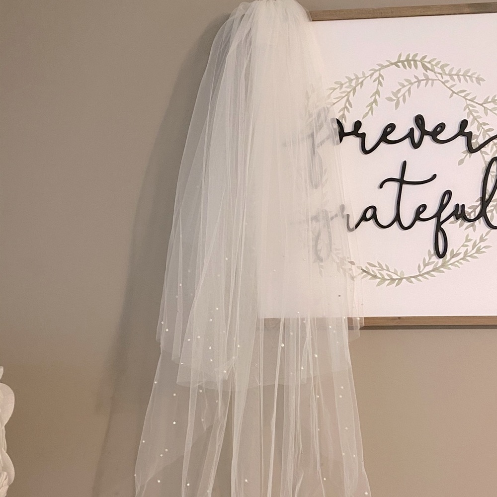 Ivory Fingertip Pearl Two-Tier Wedding Veil